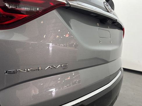 Used 2024 Buick Enclave Premium image 12