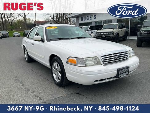 Used 2011 Ford Crown Victoria LX w/ Comfort Appearance Pkg RWD image 1