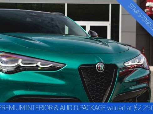 New 2025 Alfa Romeo Stelvio Sprint image 2