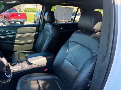 Used 2017 Ford Explorer Sport w/ Equipment Group 401A image 3