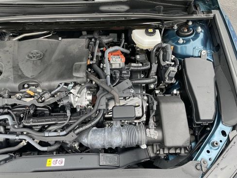 Used 2025 Toyota Camry SE image 38