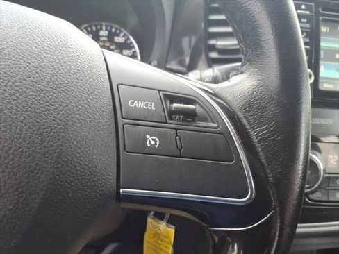 Used 2017 Mitsubishi Outlander ES AWD/4WD image 17