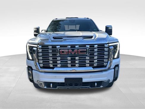 Used 2024 GMC Sierra 2500 Denali w/ Denali Reserve Package image 9