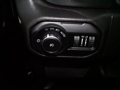 Used 2021 Jeep Wrangler Unlimited Sahara image 27