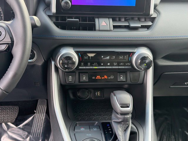 Certified 2024 Toyota RAV4 SE w/ Convenience Package AWD/4WD image 21