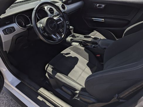 Certified 2018 Ford Mustang Convertible RWD image 9
