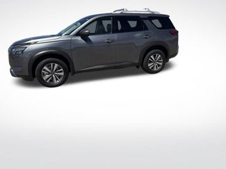 Used 2025 Nissan Pathfinder SL w/ Lighting Package (N92) AWD/4WD video 2
