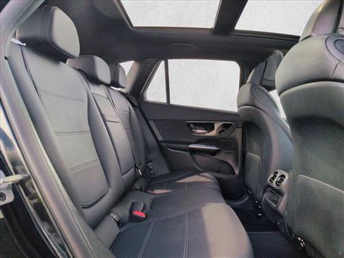 Used 2025 Mercedes-Benz GLC 300 4MATIC image 20