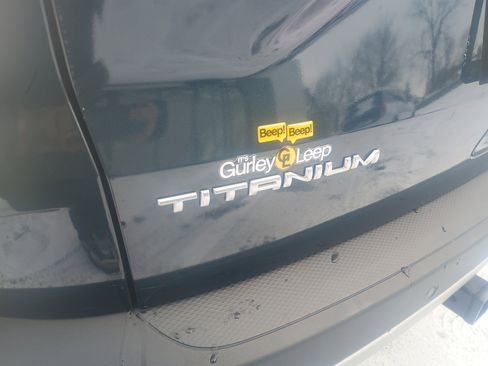 Certified 2022 Ford Escape Titanium w/ Class II Trailer Tow Package image 8