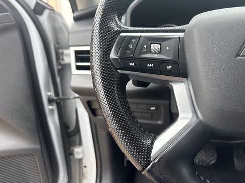 Used 2022 Mitsubishi Outlander SE FWD image 16