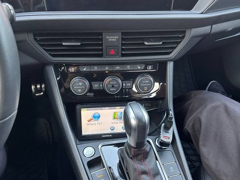 Used 2021 Volkswagen Jetta GLI Autobahn FWD image 9