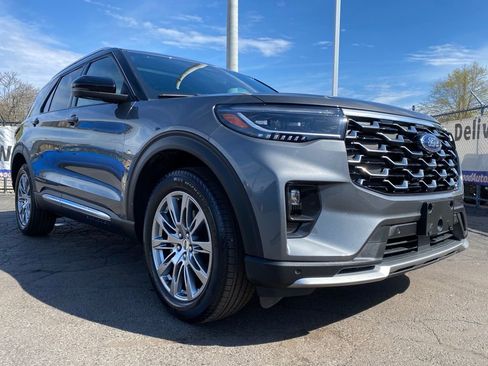 Used 2025 Ford Explorer Platinum AWD/4WD image 36