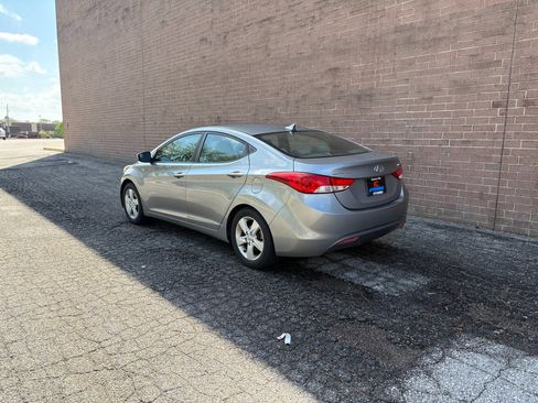 Used 2013 Hyundai Elantra GLS w/ Preferred Pkg image 3
