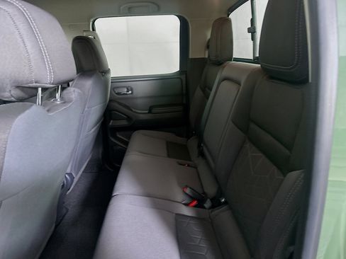 Used 2025 Nissan Frontier SV w/ SV Convenience Package image 26