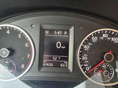 Used 2015 Volkswagen Tiguan SEL image 15