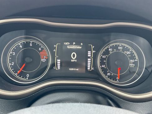Used 2016 Jeep Cherokee Sport AWD/4WD image 25