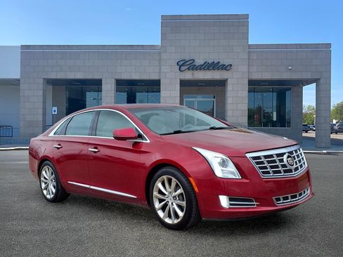 Used 2013 Cadillac XTS Premium FWD image 3
