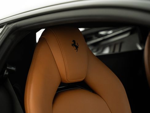 Used 2021 Ferrari F8 Tributo RWD image 45