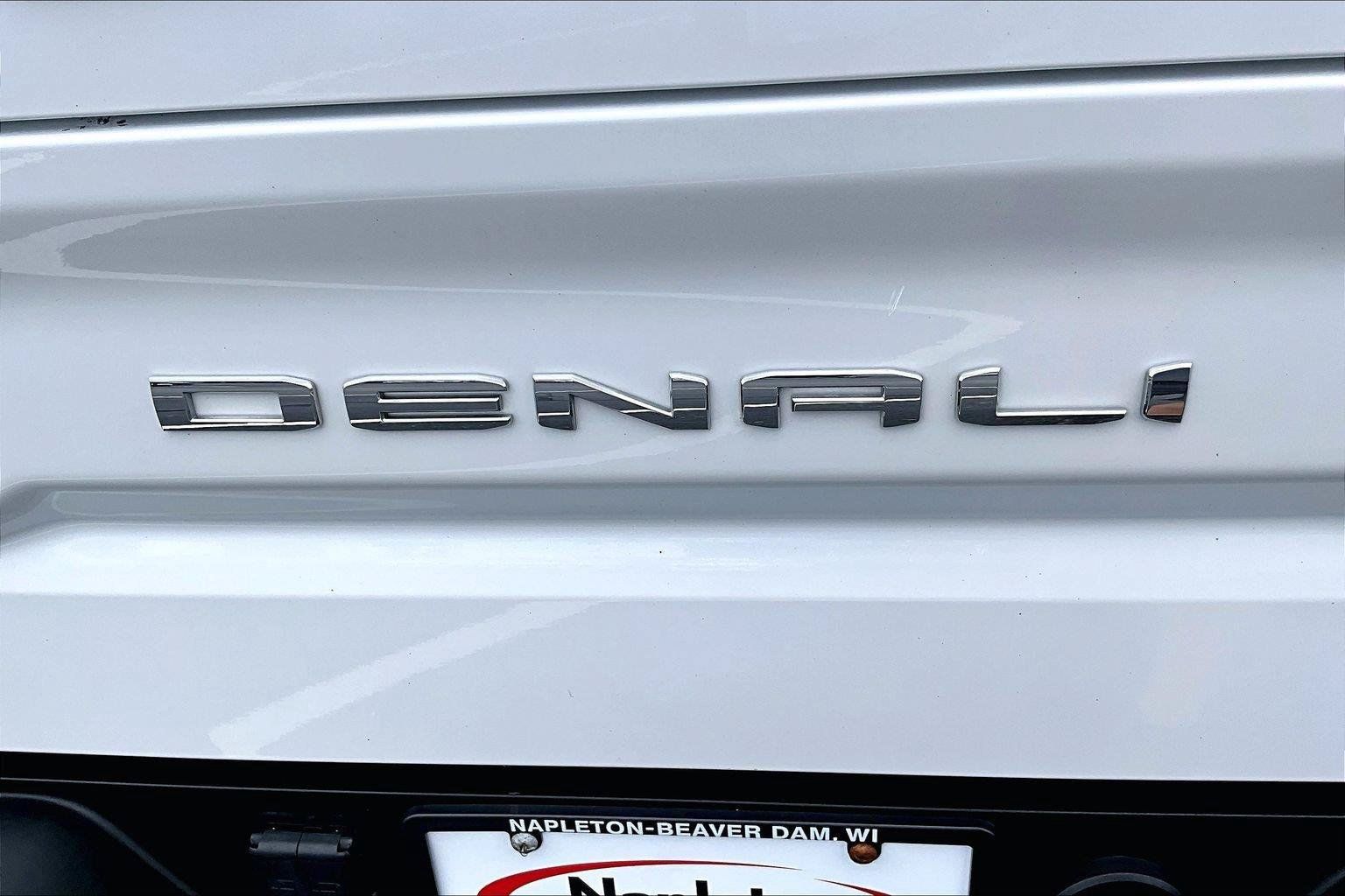 Used 2024 GMC Sierra 1500 Denali Ultimate AWD/4WD image 9