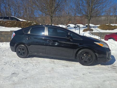 Used 2014 Toyota Prius Three image 4