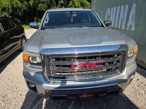 Used 2015 GMC Sierra 1500 SLT w/ SLT Crew Cab Value Package AWD/4WD image 2