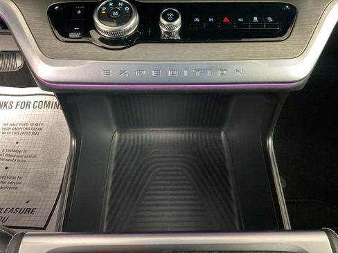 Used 2025 Ford Expedition Max Platinum image 28