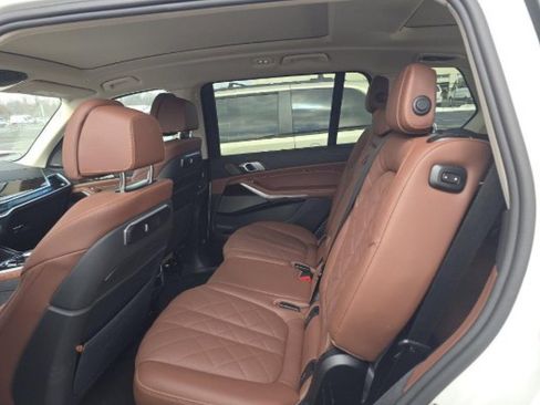 Used 2026 BMW X7 xDrive40i image 6