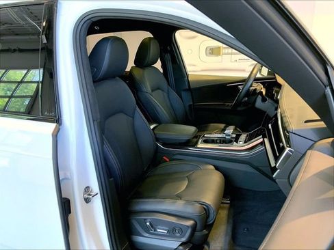 Certified 2025 Audi Q7 3.0T Prestige w/ Prestige Package AWD/4WD image 17