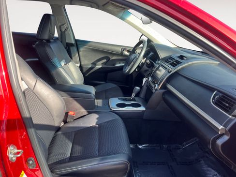 Used 2014 Toyota Camry SE image 15