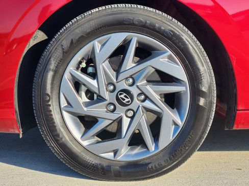 Used 2024 Hyundai Elantra SEL image 11