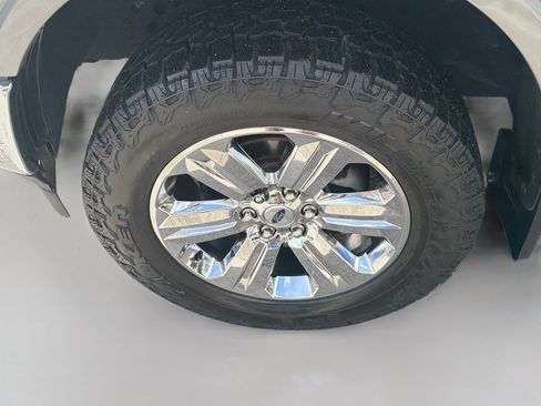 Used 2020 Ford F150 Lariat w/ Equipment Group 502A Luxury AWD/4WD image 36