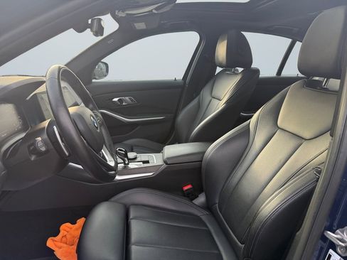 Used 2022 BMW 330i xDrive Sedan w/ Premium Package image 9