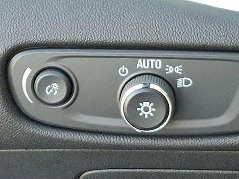 Used 2022 Chevrolet Malibu LT image 23