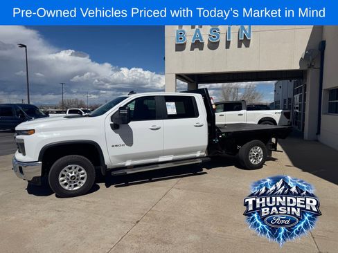 Used 2024 Chevrolet Silverado 2500 LT w/ Convenience Package AWD/4WD image 2