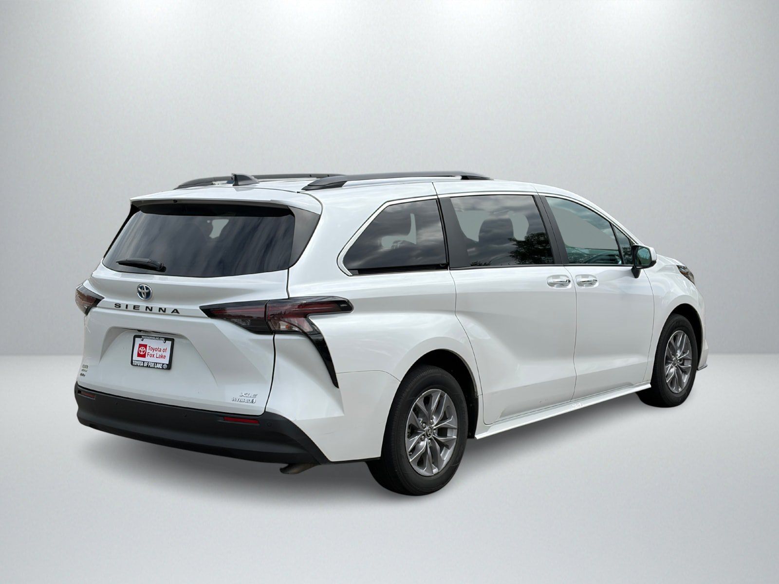 Used 2024 Toyota Sienna XLE AWD/4WD image 5