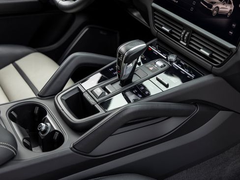 Certified 2023 Porsche Cayenne Turbo GT AWD/4WD image 61