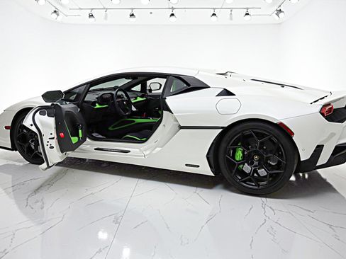 Used 2026 Lamborghini Temerario AWD/4WD image 5
