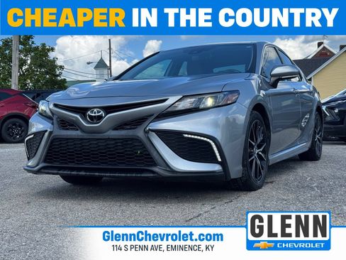 Used 2022 Toyota Camry SE w/ Convenience Package FWD image 1