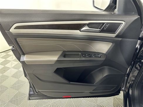 Used 2022 Volkswagen Atlas SE image 23