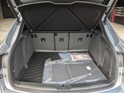 New 2026 Porsche Macan AWD/4WD image 23