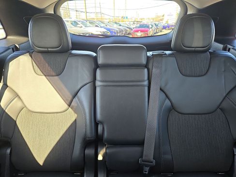 Used 2018 Jeep Cherokee Latitude Plus image 13