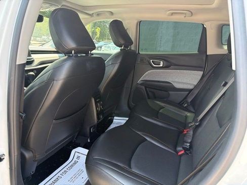 Used 2022 Jeep Compass Latitude w/ Sun and Sound Group AWD/4WD image 15
