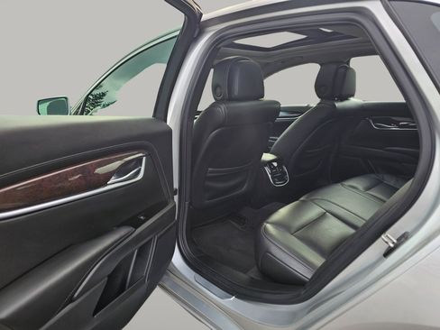 Used 2014 Cadillac XTS Luxury image 21