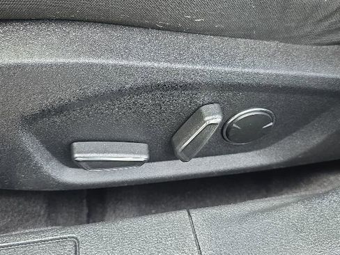 Used 2019 Ford Fusion SE FWD image 6