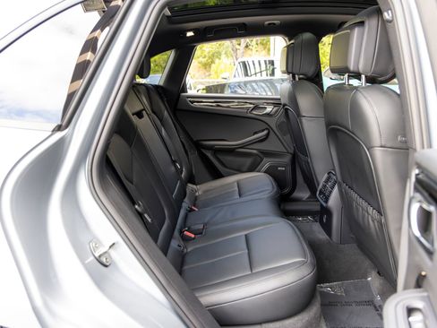 Certified 2026 Porsche Macan AWD/4WD image 58