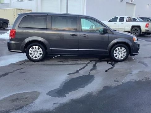 Used 2019 Dodge Grand Caravan SE image 7
