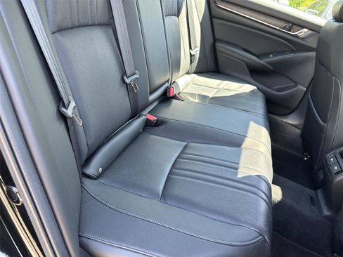 Used 2022 Honda Accord Touring image 17