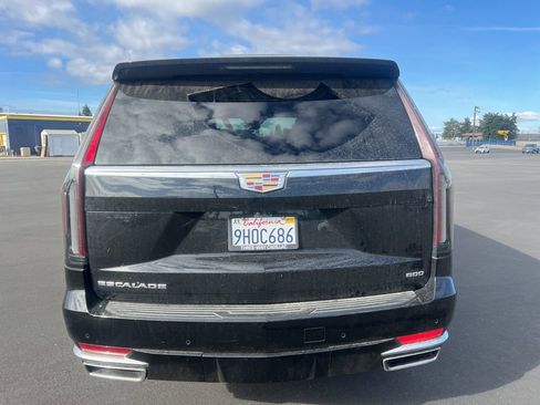 Used 2023 Cadillac Escalade ESV Premium Luxury AWD/4WD image 4