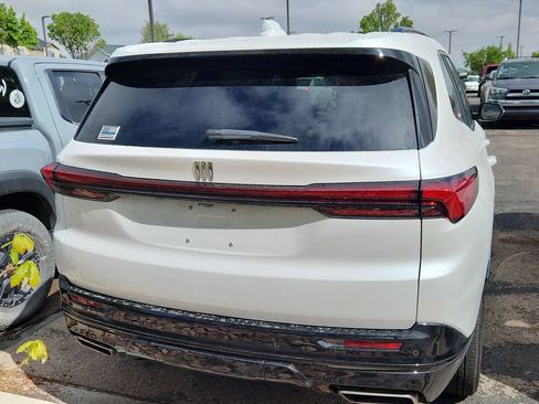 Used 2025 Buick Enclave Sport Touring w/ Power Package AWD/4WD image 4