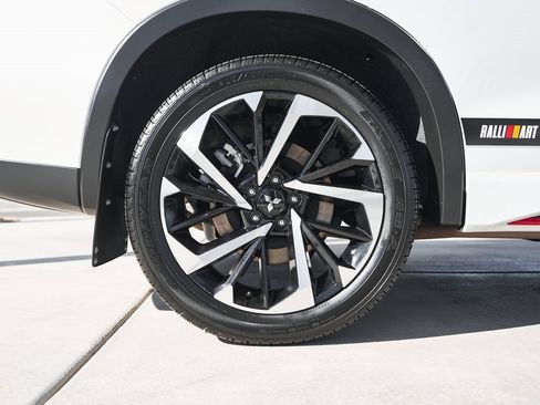 Used 2024 Mitsubishi Outlander Ralliart image 9